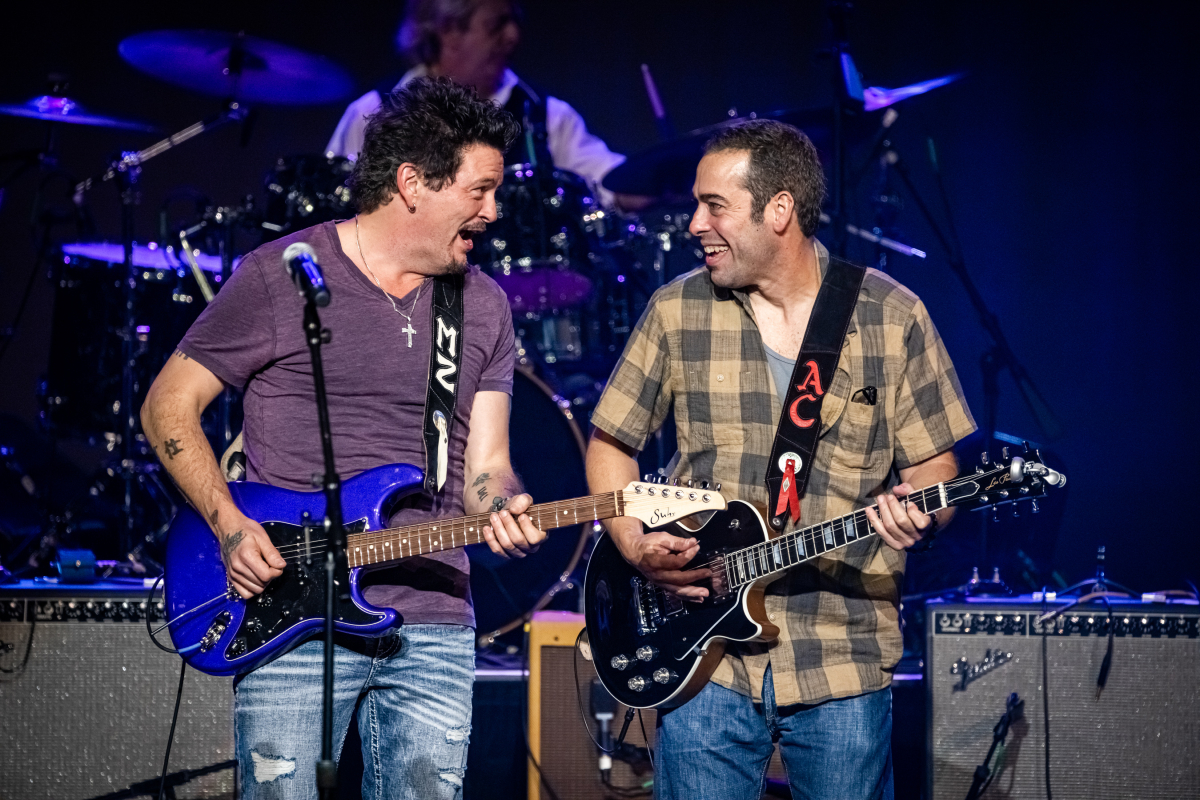 Blood Brothers feat. Mike Zito & Albert Castiglia – Big Blues Bender